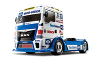 Tamiya TT-01E z wy�cigow� karoseri� ci�ar�wki MAN